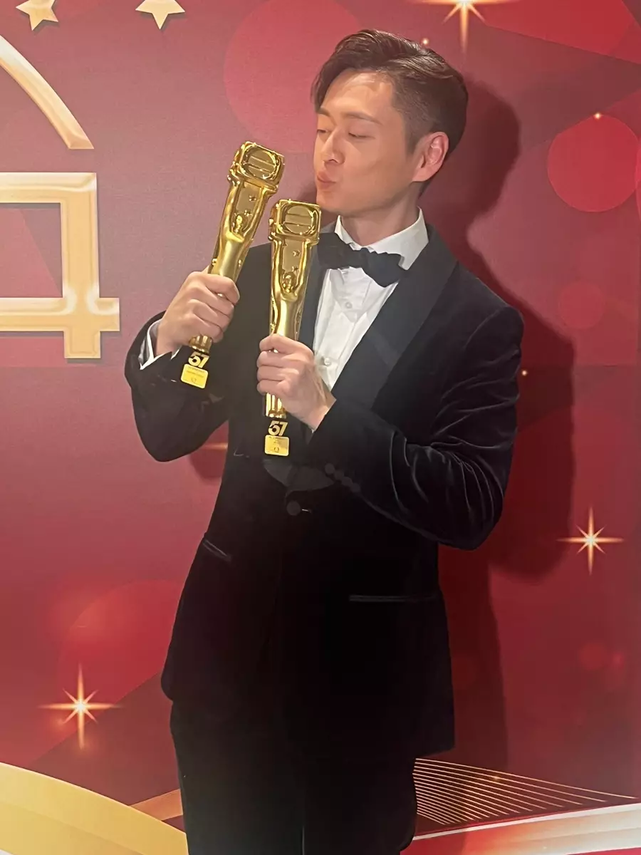 張振朗得獎過於驚喜忍唔住爆哭(本網記者攝)