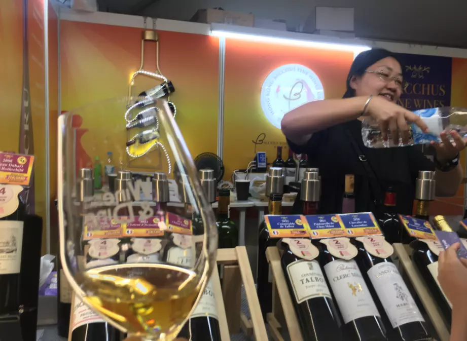 巴士的報記者攝