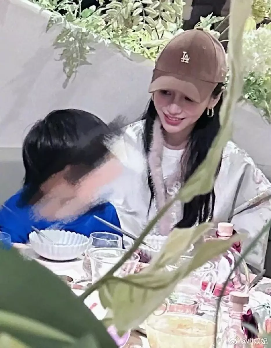 不時被拍到母子溫馨出遊