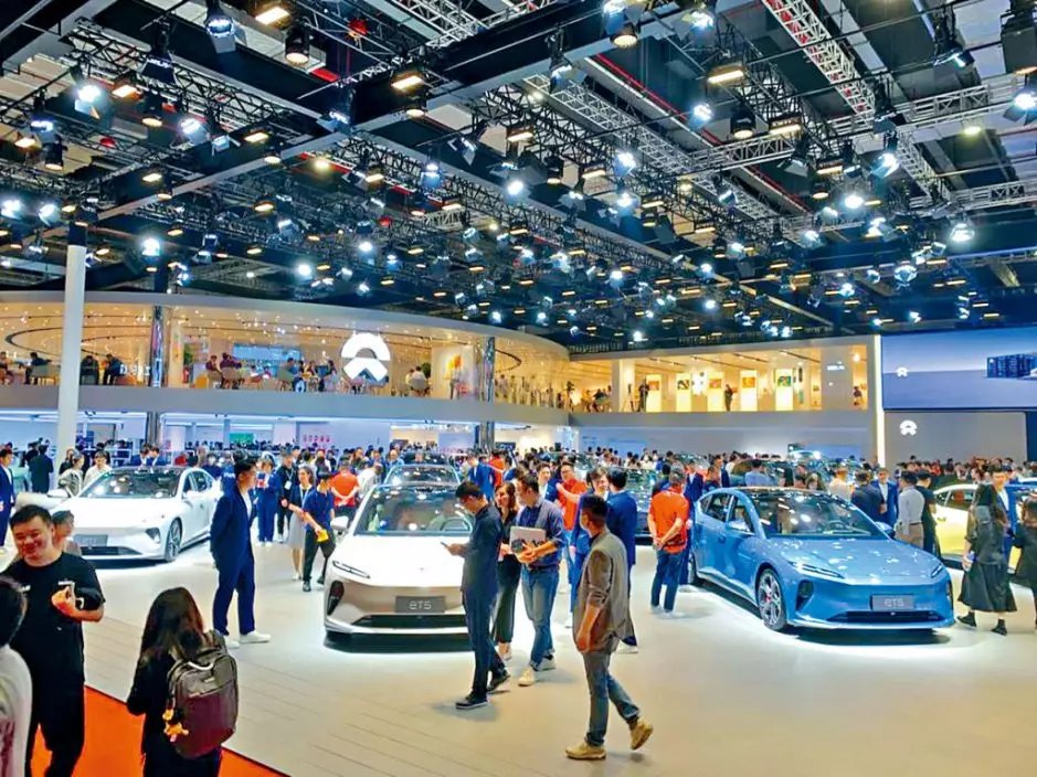 上海車展昨天揭幕，展出多款全球首發車。