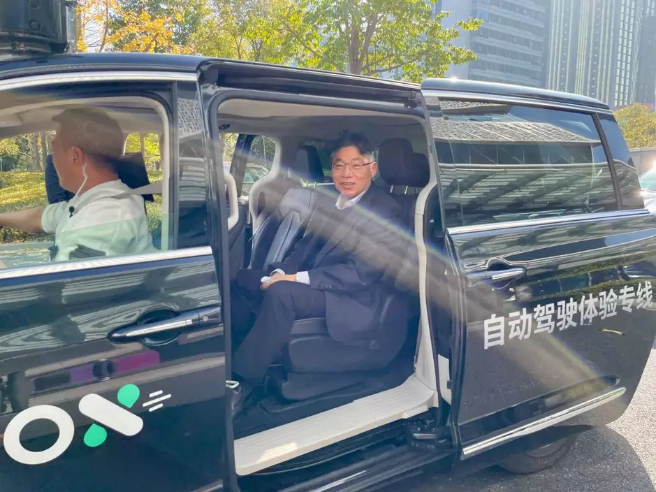 去年12月，林世雄乘坐杭州市首架於開放道路進行測試的自動車。(林世雄網誌圖片)