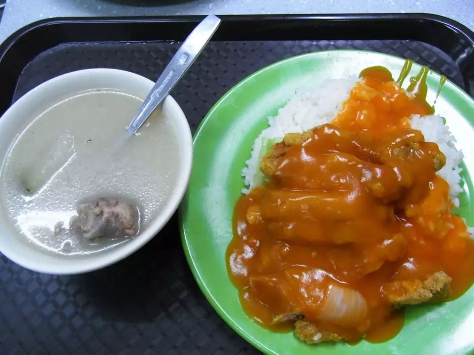 樓主批評茶記飯汁通常「多油、多鹽、多糖」。資料圖片