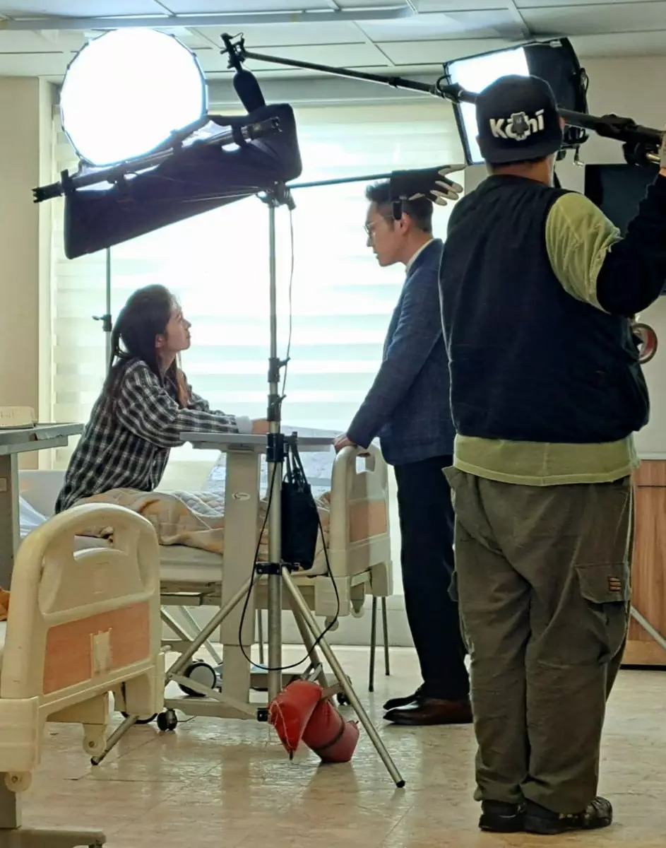 為咗留念,Carmen仲有影低背後嘅making of。