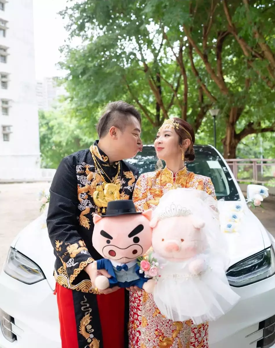 吳嘉儀於今年8月與圈外男友結婚。