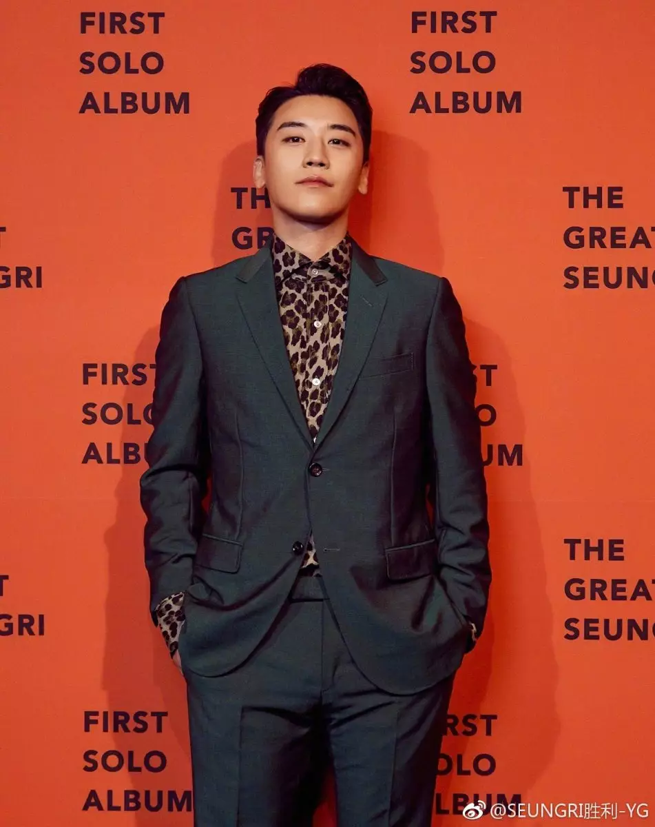 勝利再被目擊現身香港街坊裝漲爆行超市被捕獲