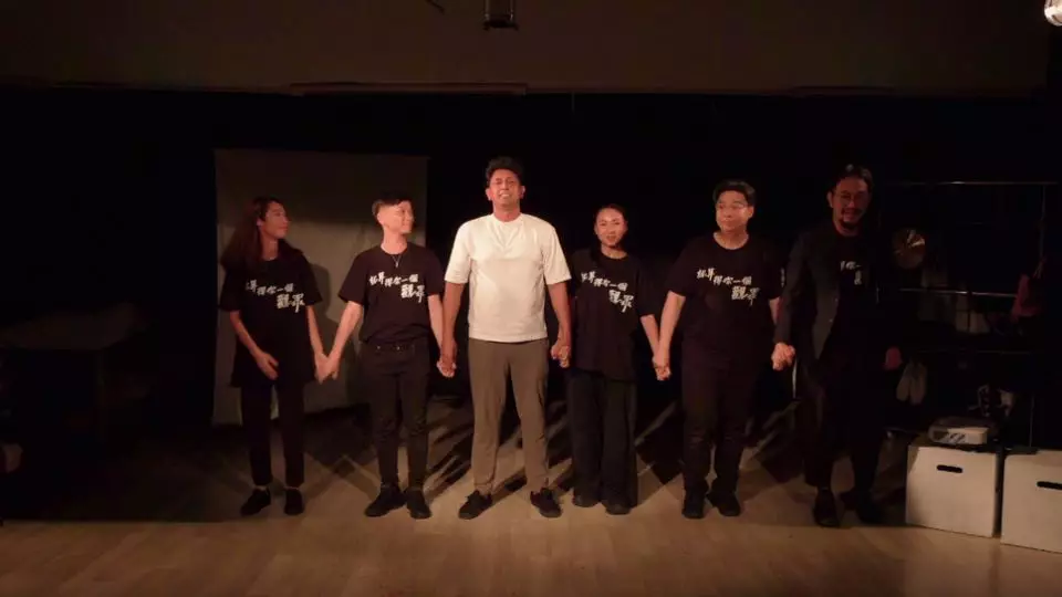 朱柏謙等主持同Bitto一齊謝幕。