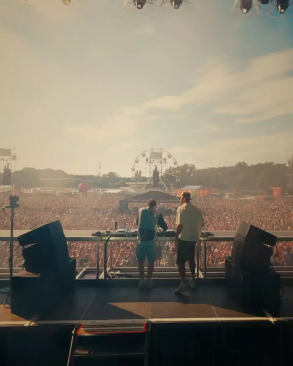 The Chainsmokers IG圖片