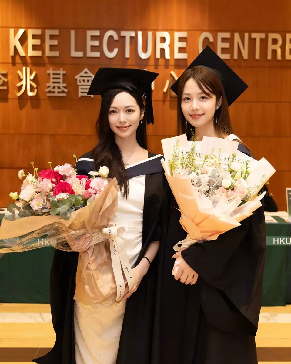 馮盈盈與莊子璇是師姐師妹關係。