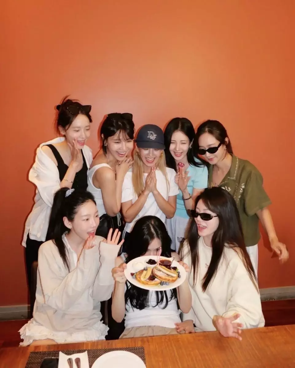 允兒指少女時代其他成員都很支持她。Tiffany IG圖片