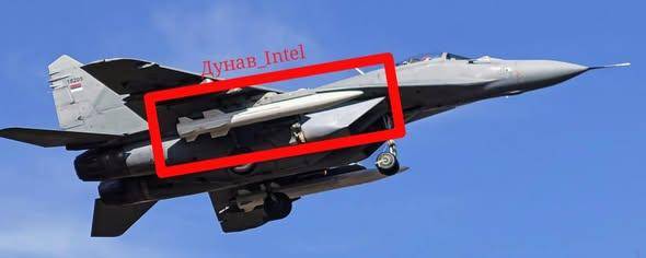 塞爾維亞米格-29SM+特寫，紅框標示翼下CM-400導彈，平板火控系統讓老戰機即插即用重獲新生。